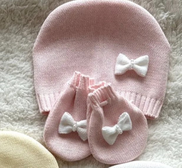 Pearl Coming home Knitted baby girl Romper