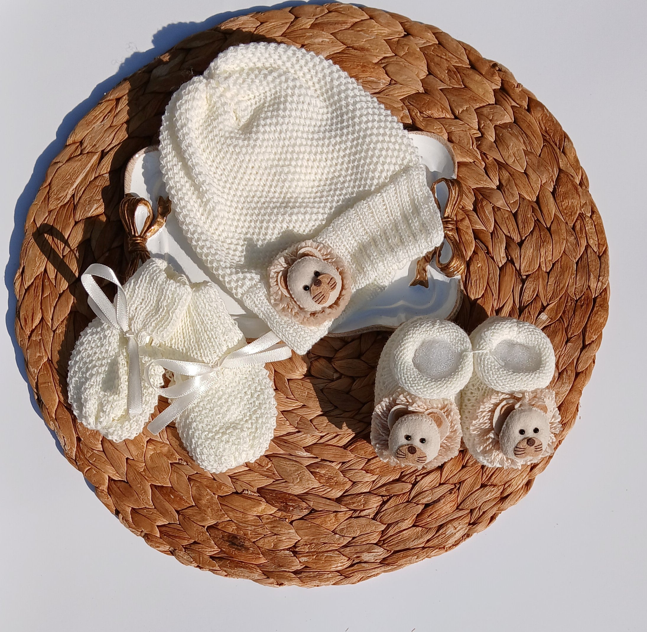 Lion Hat, Mittens and Booties Set - Ivory