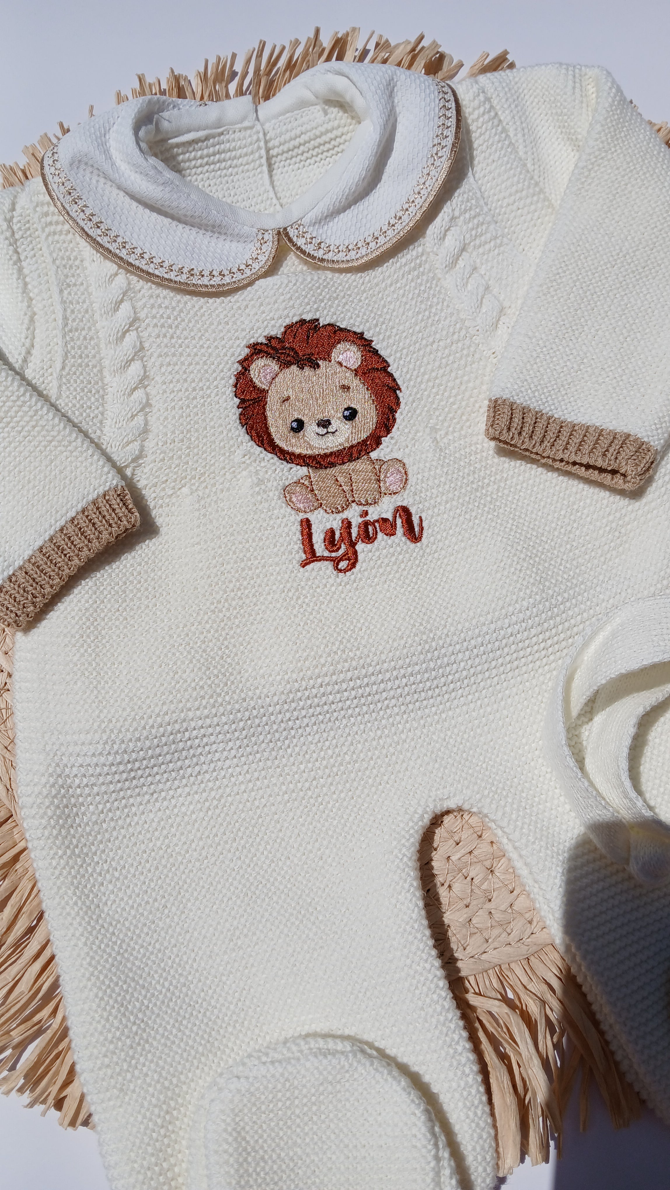 Lion Knit Outfit - 3 Colors