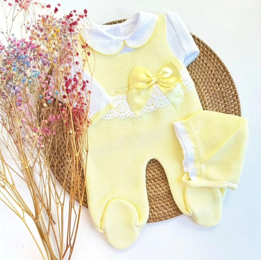 Baby knitted clothing spanish blanket, Newborn knitted Clothing, newborn hospital bag clothing take me home newborn clothing, first baby doctor visit tejido espanol Baby luxury cloth Elegant knitted baby clothes, maternidade tricot primera puesta hilo lana, primera puesta, tejido, tejer baby girl come home baby girl homecoming outfit pregnant moda espanola, embarazada, cobija de bebe, manta, baby knitted blanket, baby blanket, newborn knitted blanket ranita newborn yellow outfit recien nacido ropa amarillo
