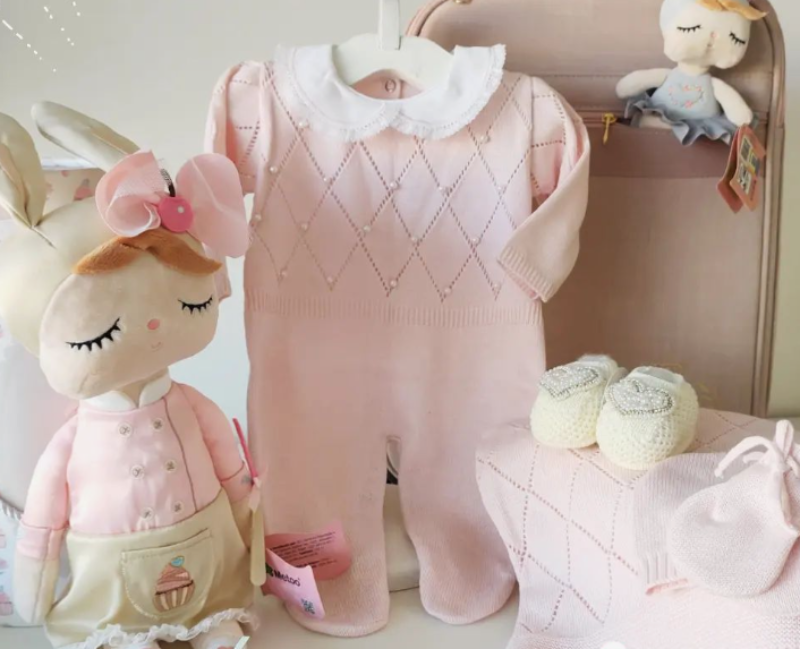 Pearl Coming home Knitted baby girl
