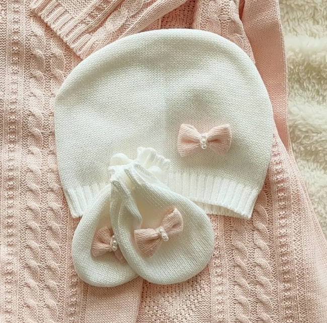 Pearl Coming home Knitted baby girl Romper
