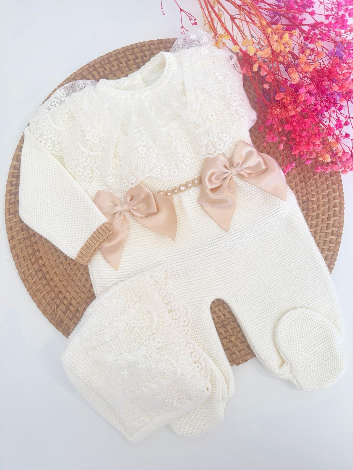 Bella en vieux rose et ivoire