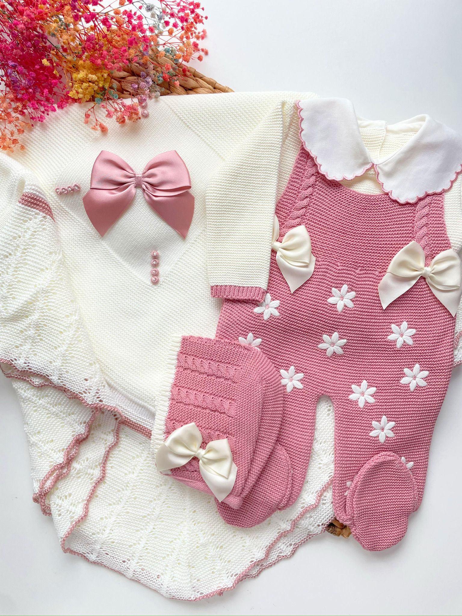 Daisy Knit Outfit With Blanket - 5 Colors