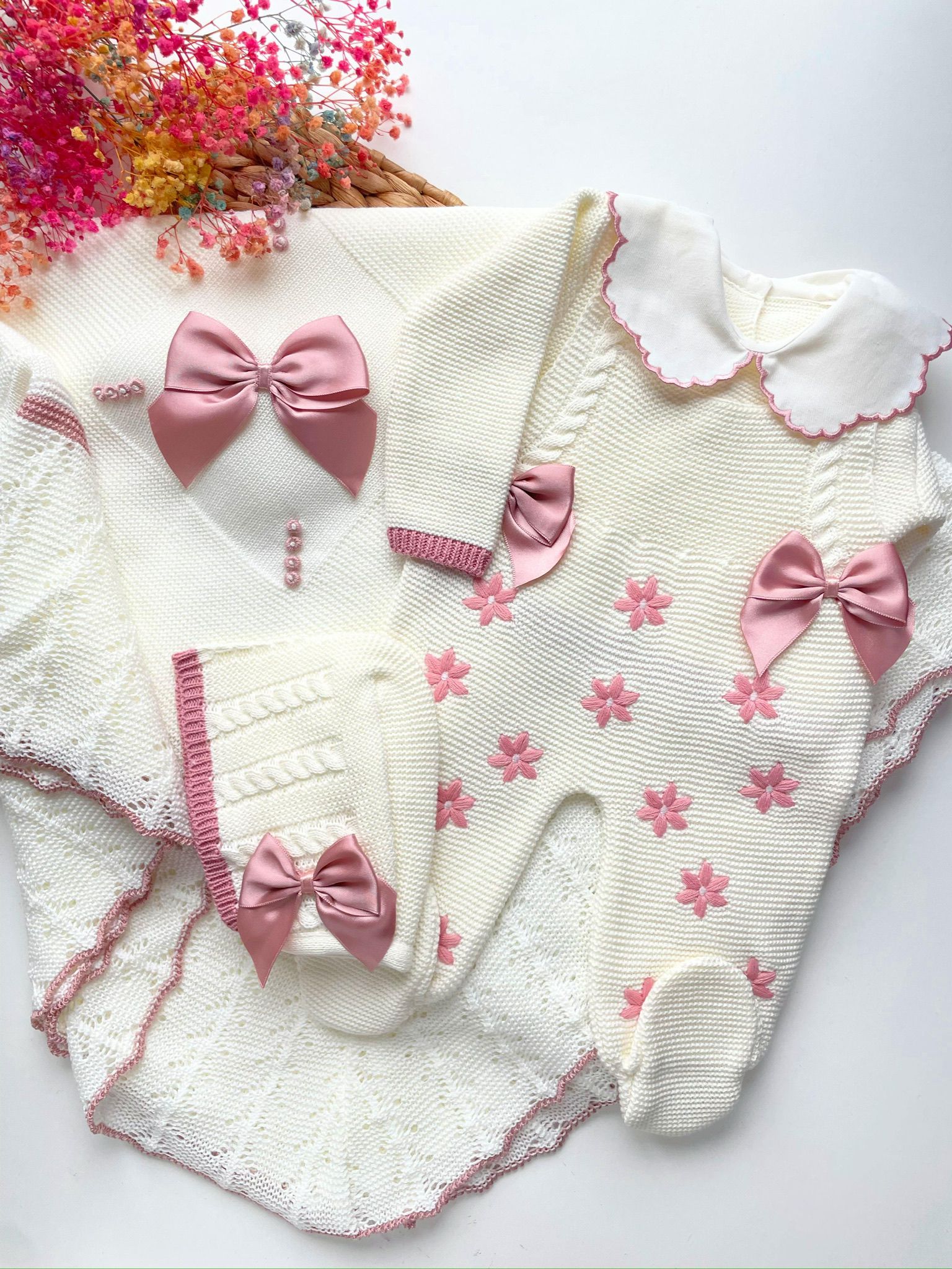 Daisy Knit Outfit With Blanket - 5 Colors