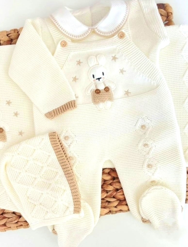 bunny newborn going home outfit, newborn boy take me home outfit, baby boy knit outfit, baby knit coming home set, classic baby clothing, traditional baby clothing, personalization available. Add baby's name on the outfit