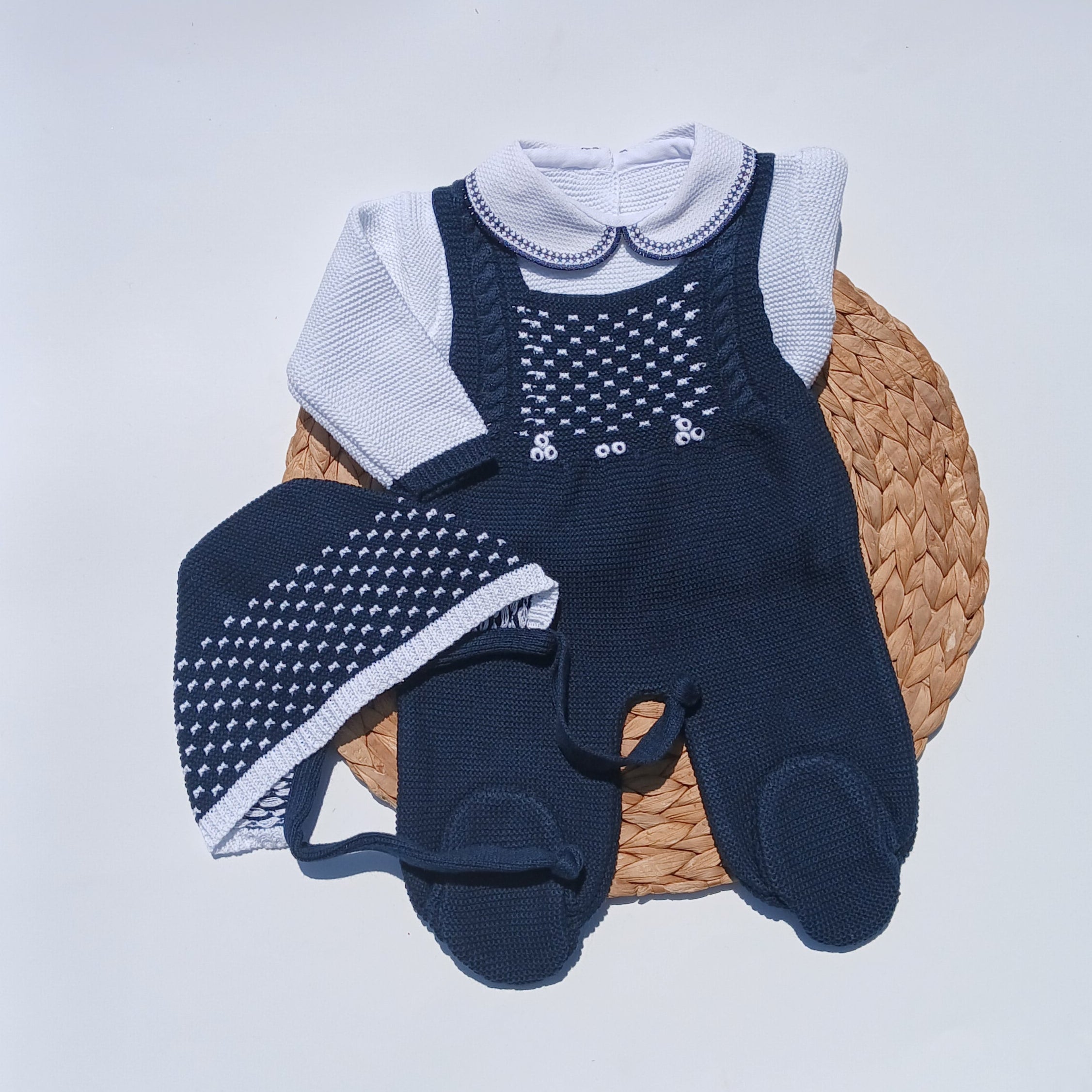 navy and white on a with a white Newborn knitted Clothing baby clothing primera puesta punto baby boy come home baby boy homecoming outfit newborn baby gift perfect baby shower gift pregnant announcement baby bonnet baby boy romper ropa bebe varoz  navy recien nacido ropa bebebackground