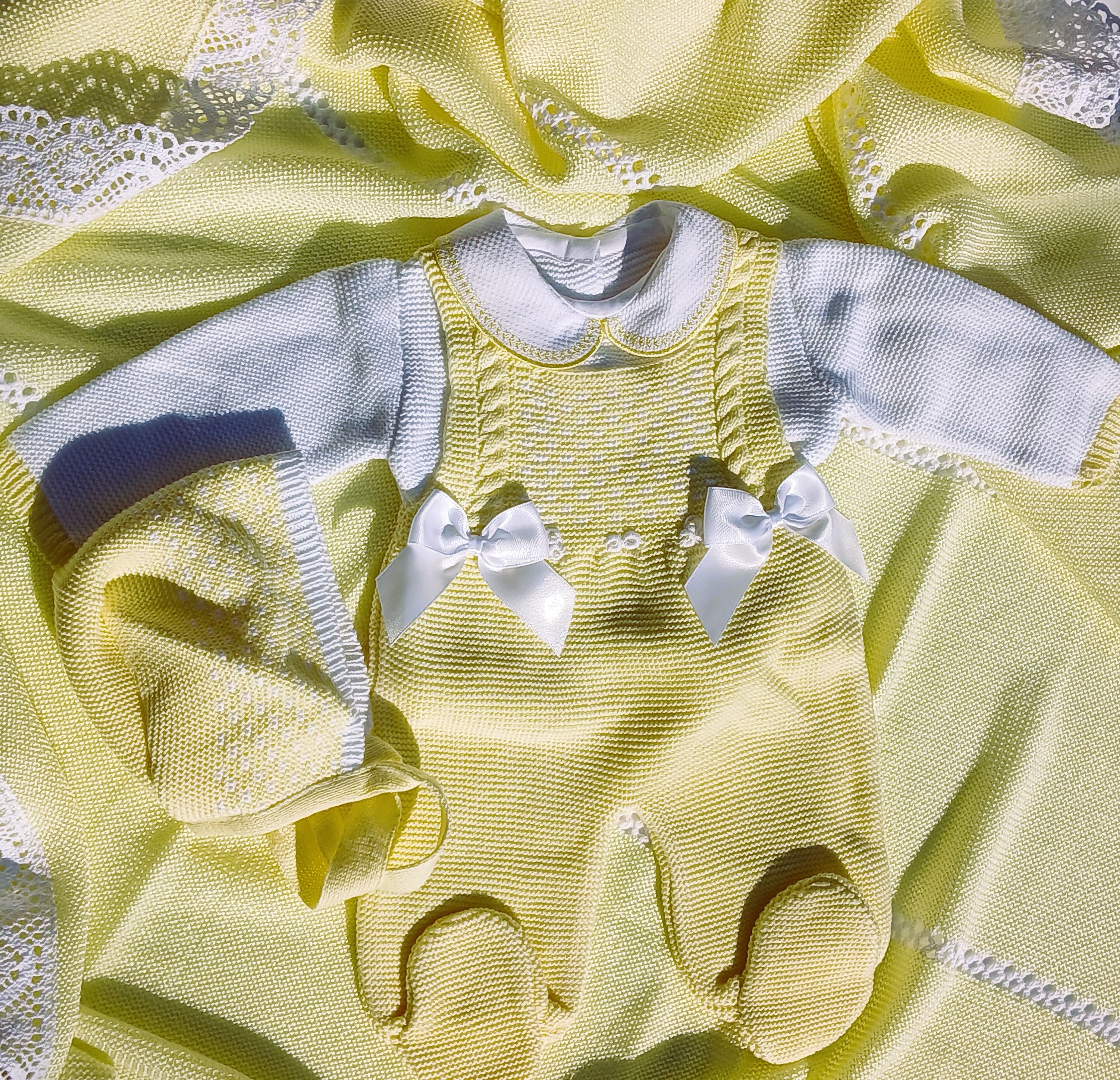 Jacquard Knitted Outfit w/ Blanket- Yellow