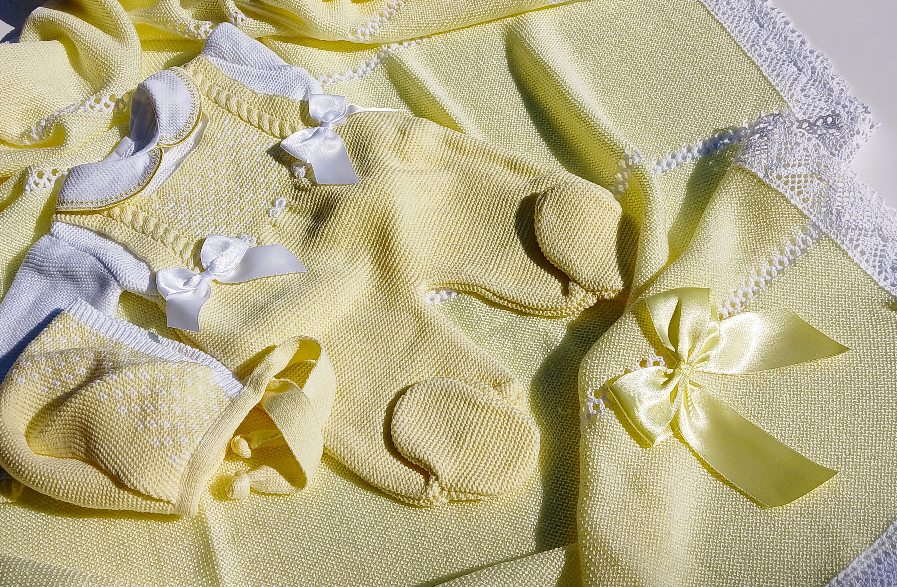 Jacquard Knitted Outfit w/ Blanket- Yellow
