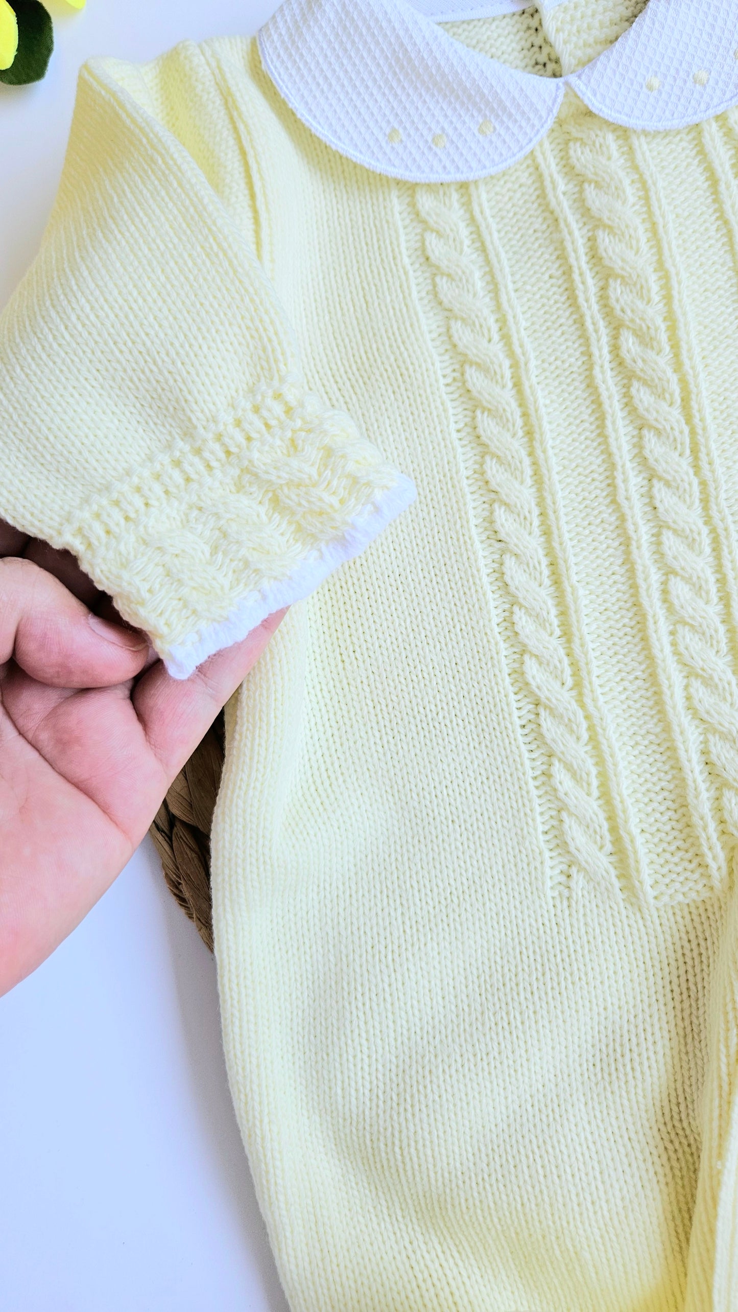 Barboteuse en tricot torsadé pour nouveau-né - Jaune