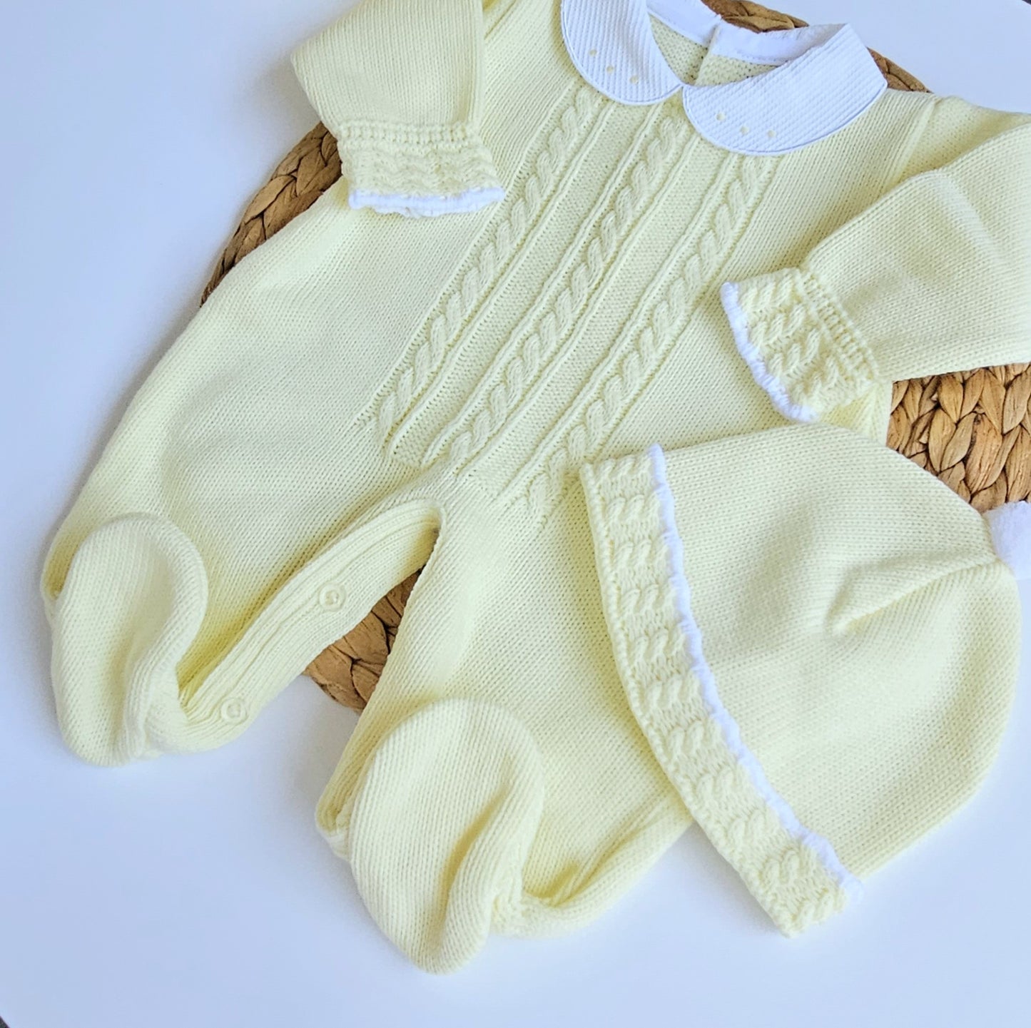 Barboteuse en tricot torsadé pour nouveau-né - Jaune