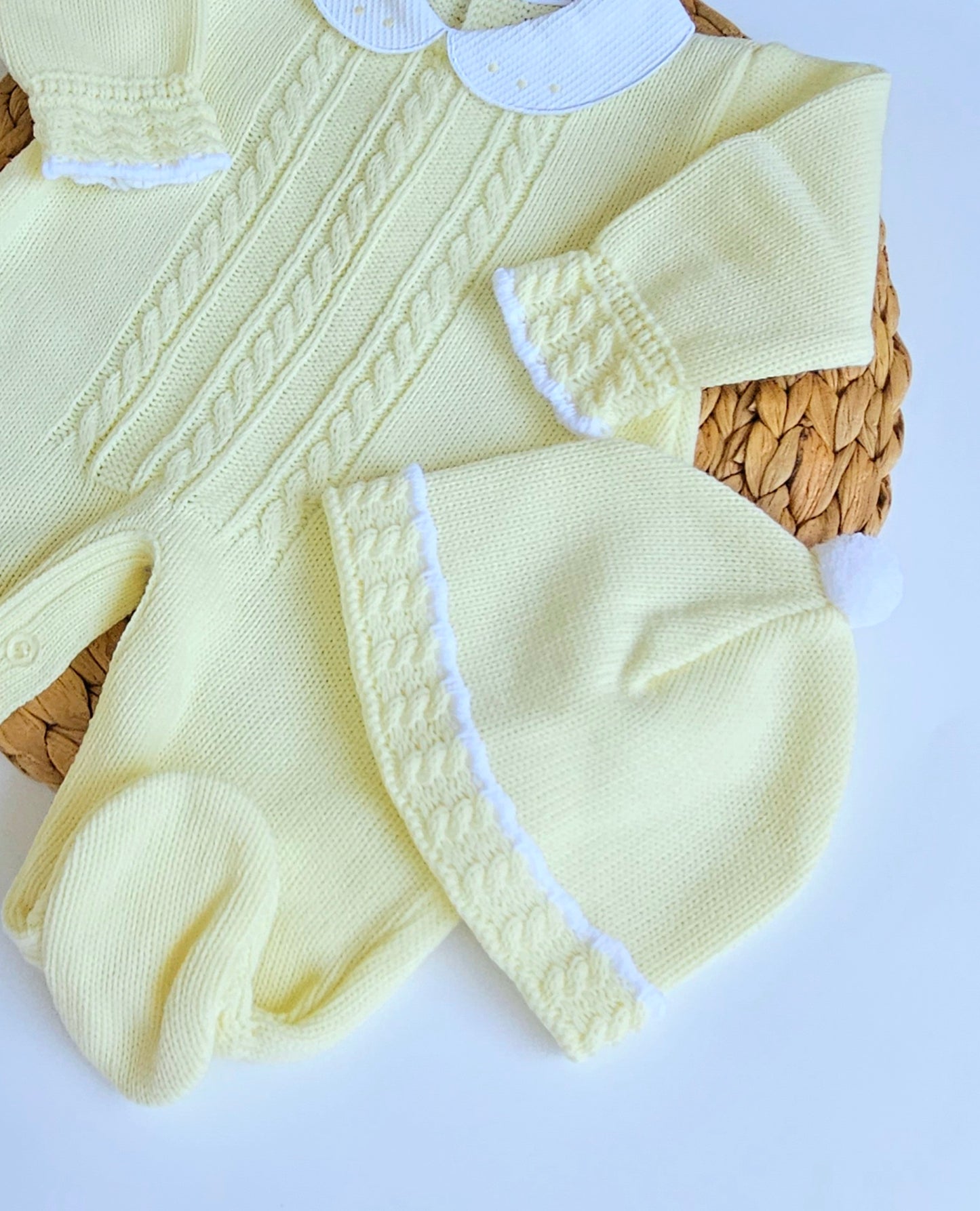 Barboteuse en tricot torsadé pour nouveau-né - Jaune