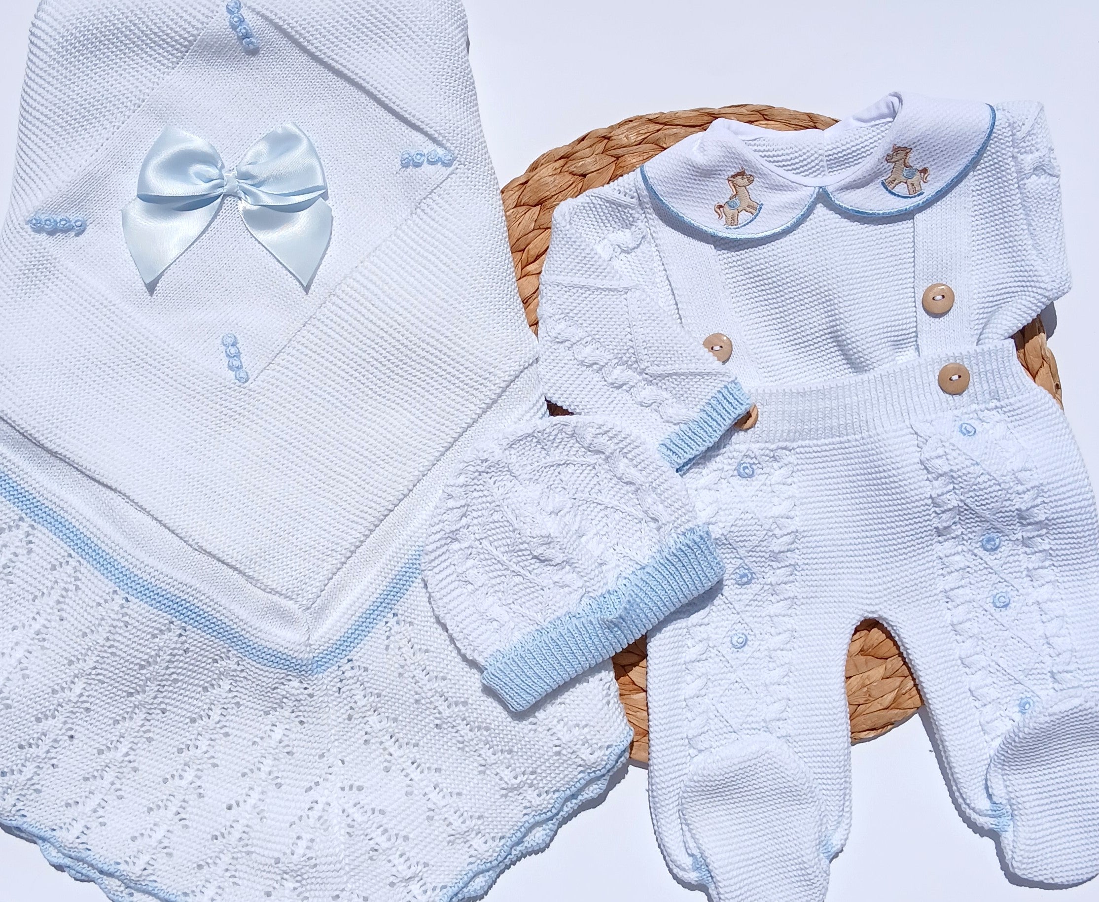 Little Horse Outfit W/ Blanket  - White