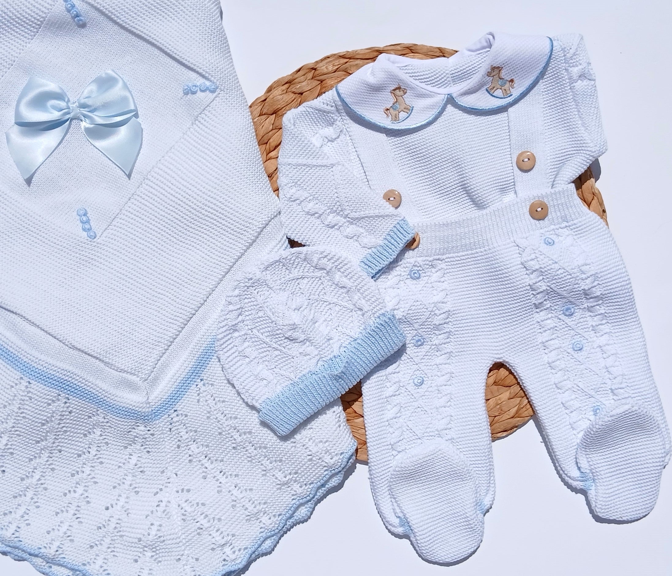 Little Horse Outfit W/ Blanket  - White