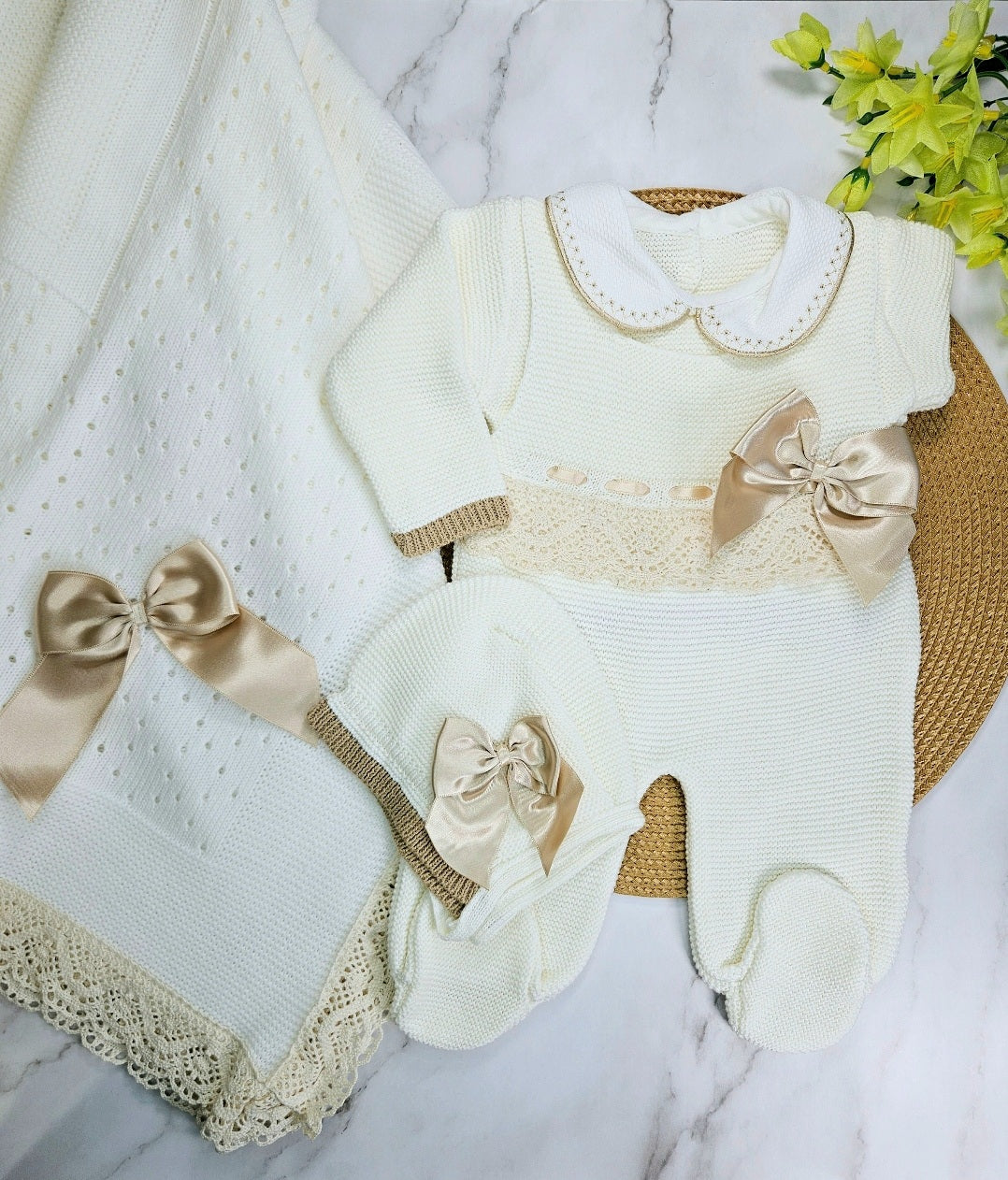 Romana Knitted w/ Blanket- Ivory&Camel