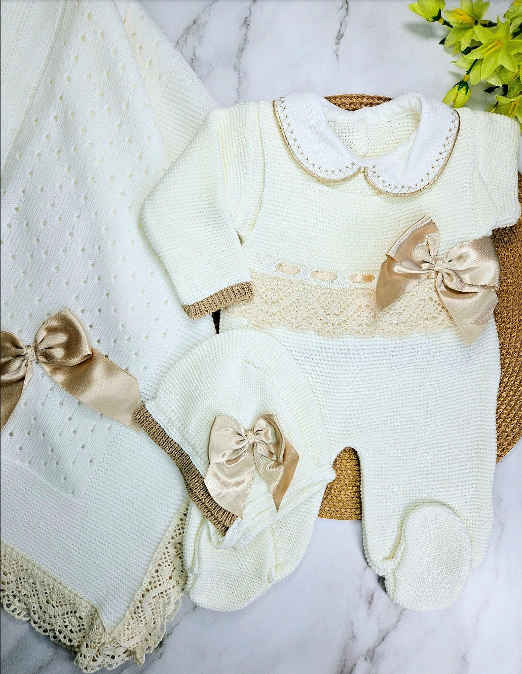 Romana Knitted w/ Blanket- Ivory&Camel