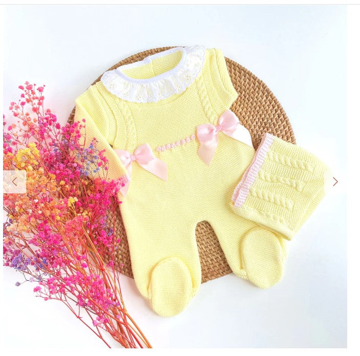Bella Outfit in Yellow and Pink
