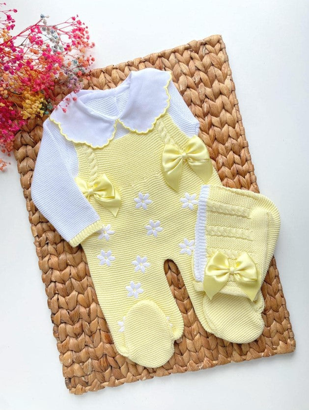 Daisy Knit Outfit With Blanket - 5 Colors