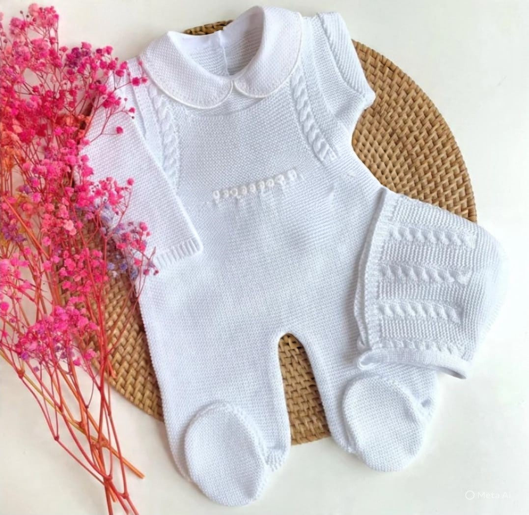 Paul Knit Outfit in White