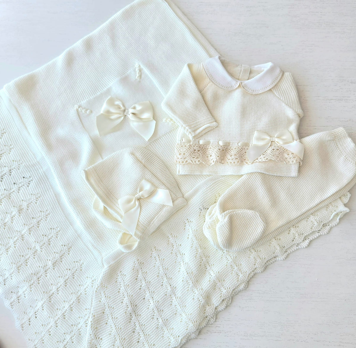Tivoli Knitted Outfit with Blanket - 5 Colors