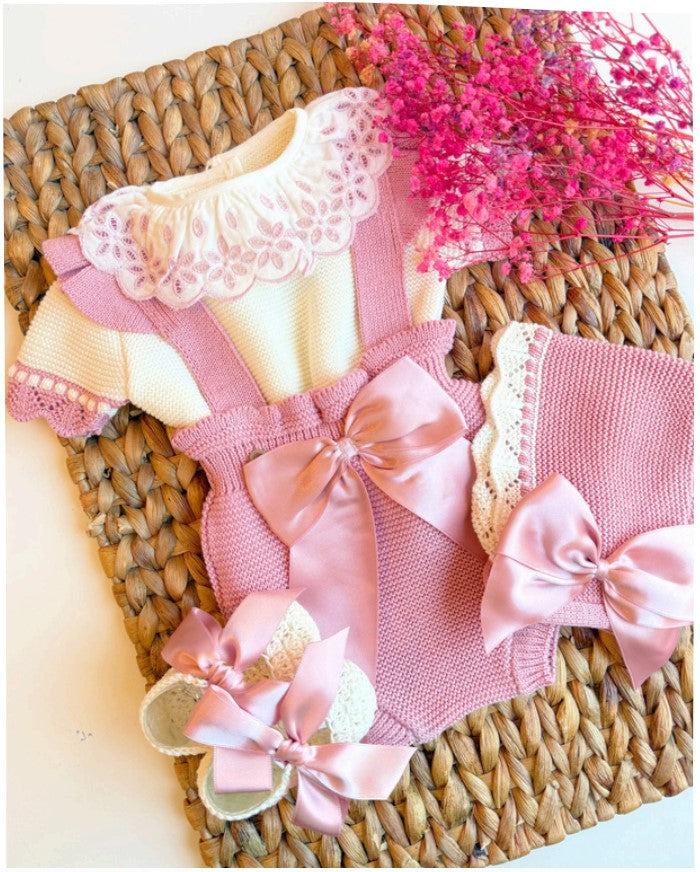 Ranita en ivoire et vieux rose avec couverture