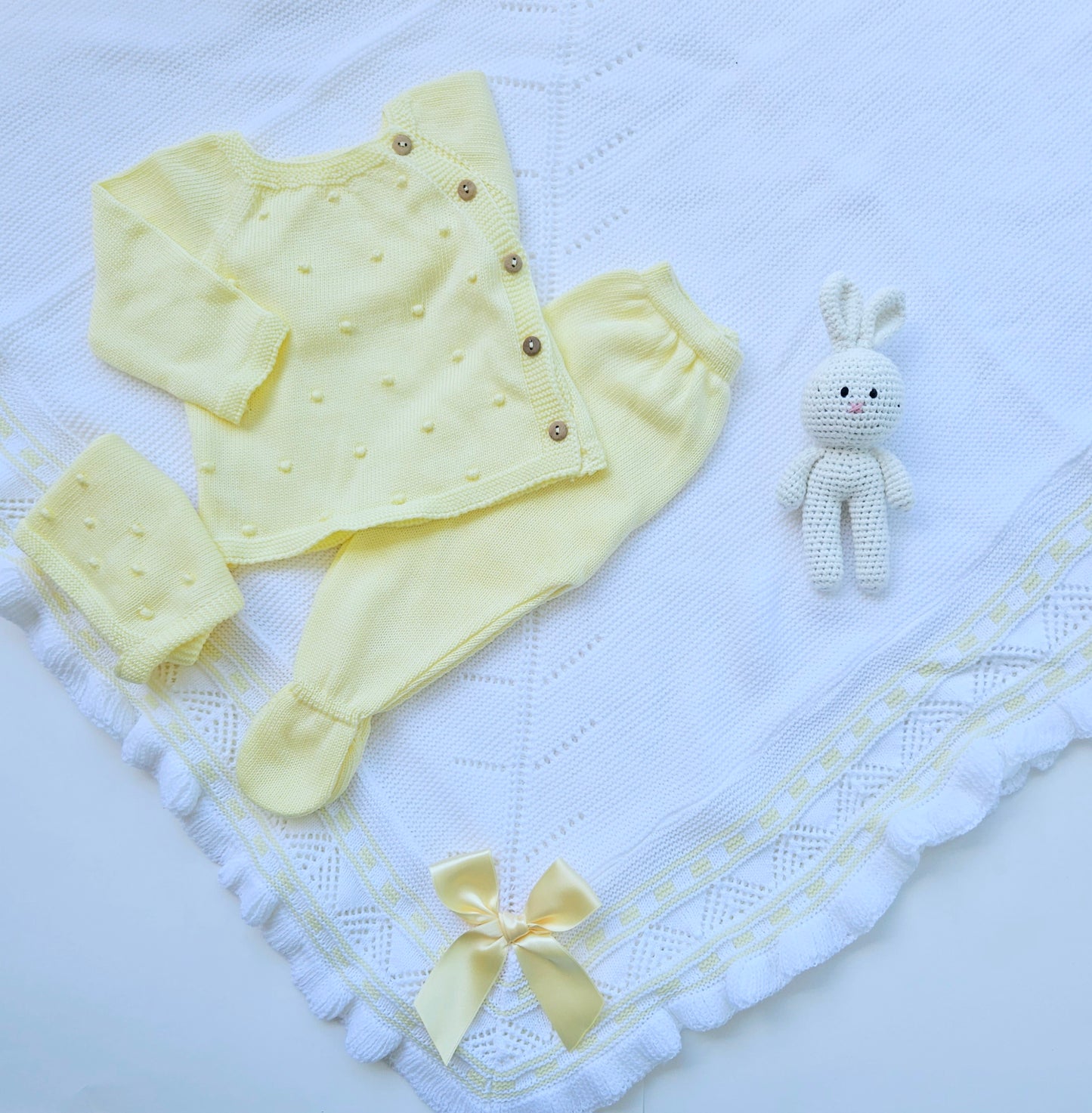 NEWBORN GIFT BOX SET -  Neutral Yellow