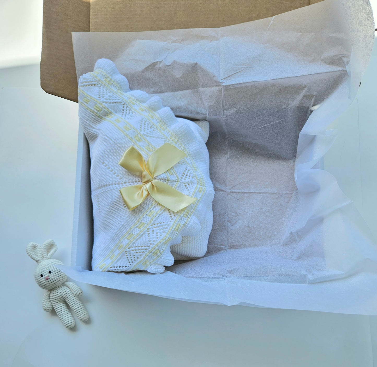 NEWBORN GIFT BOX SET -  Neutral Yellow