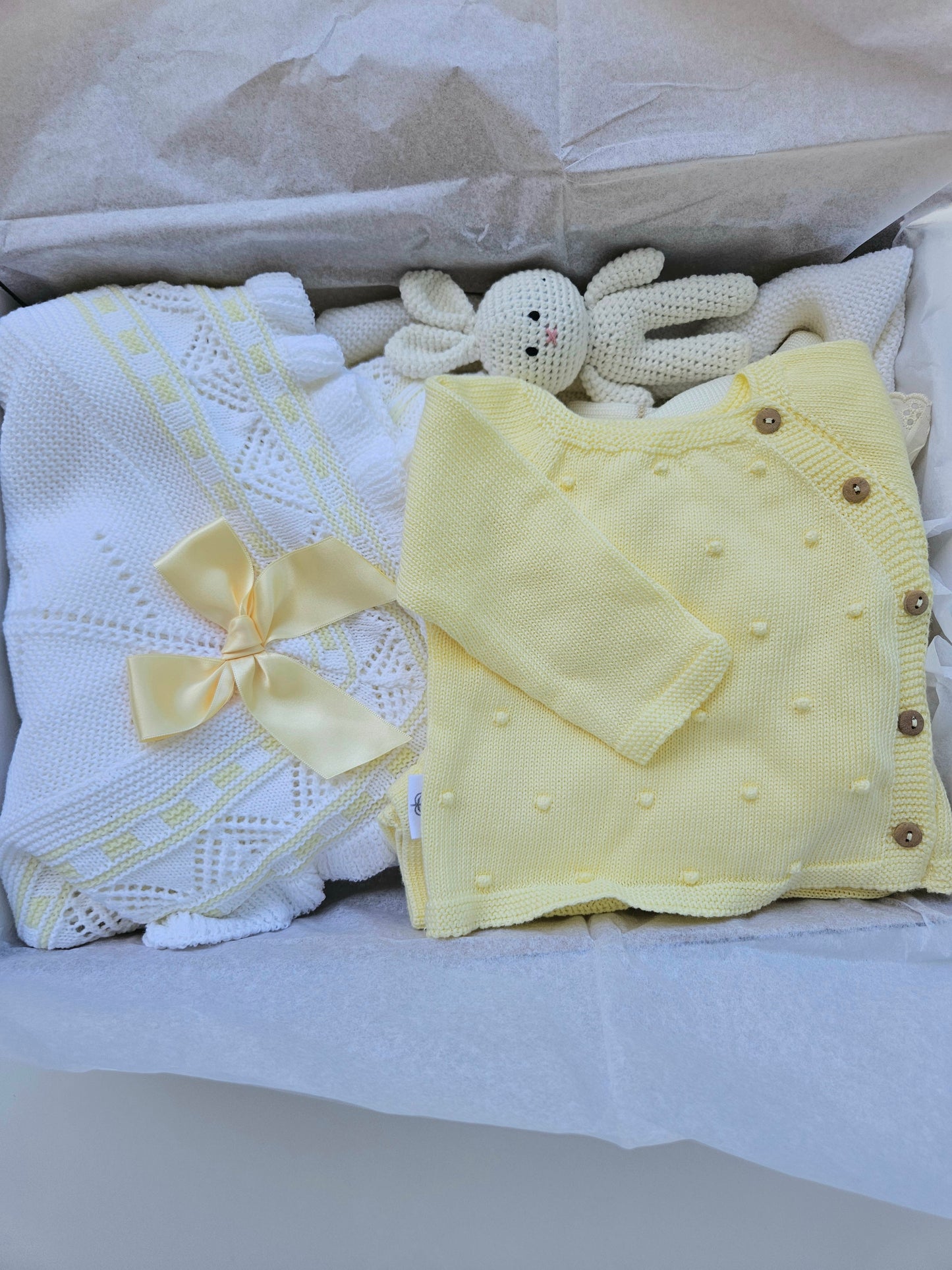 NEWBORN GIFT BOX SET -  Neutral Yellow